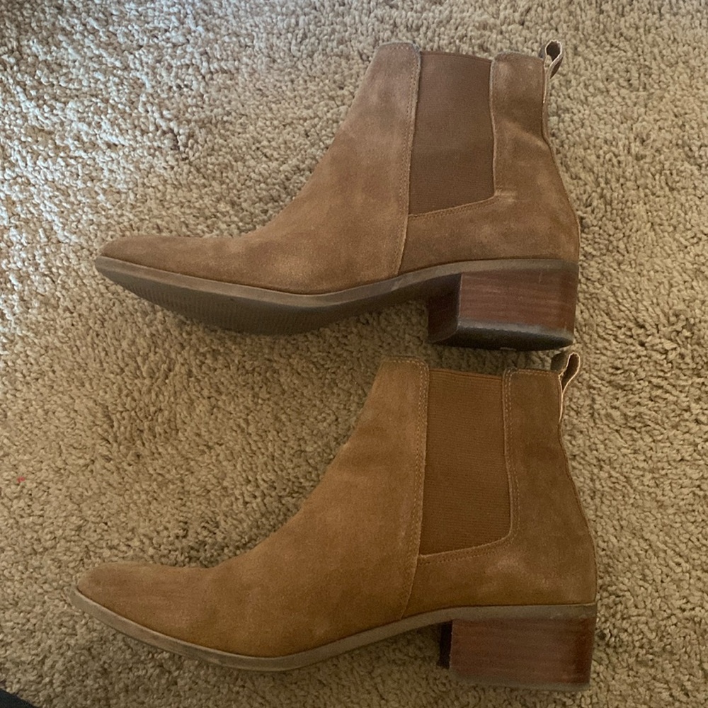 Steve Madden tan booties